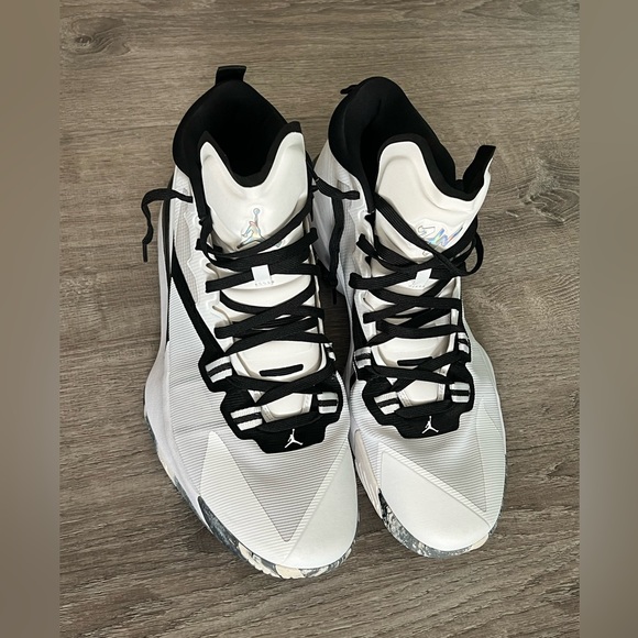 Nike Zion 1 White and Black Athletic Shoes size 16 - Picture 2 of 6